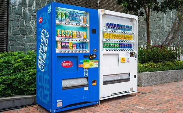 自动售货机嵌入扫码？槭迪稚胫Ц